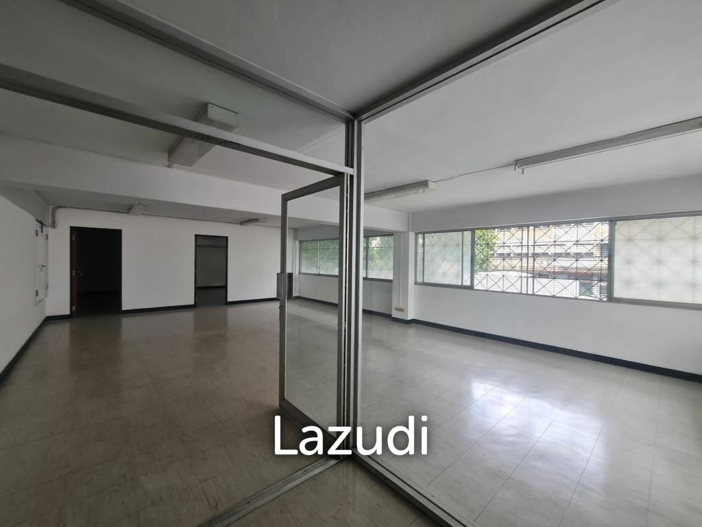 Office space next to Silom road for rent