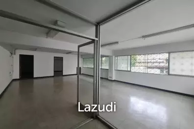 Office space next to Silom road for rent