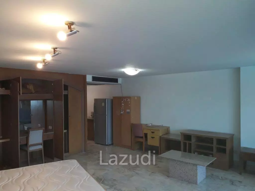 Pool, Ocean, Mountain view 70sqm, Studio.