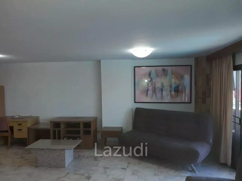 Pool, Ocean, Mountain view 70sqm, Studio.