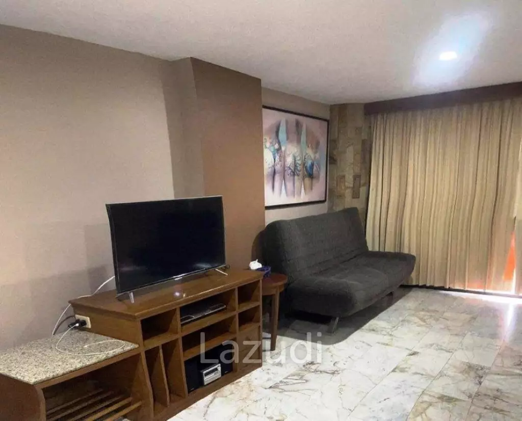 Pool, Ocean, Mountain view 70sqm, Studio.