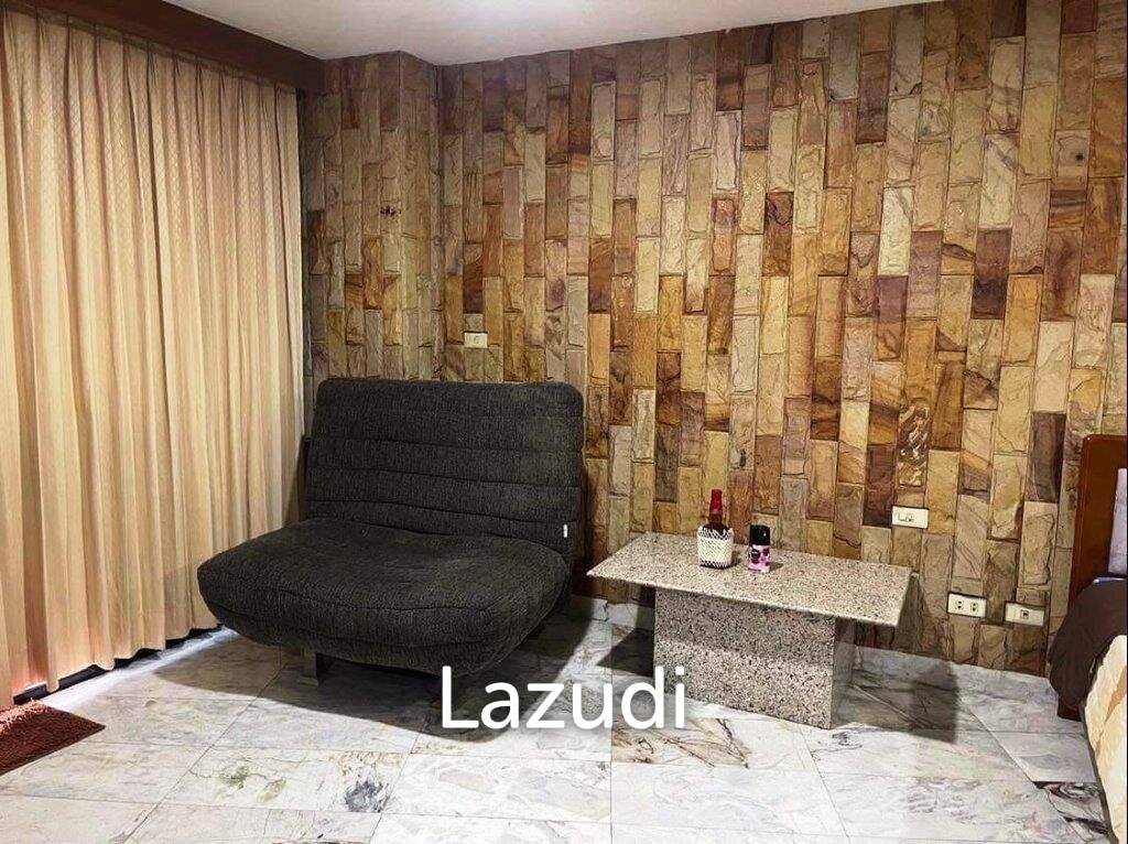 Pool, Ocean, Mountain view 70sqm, Studio.