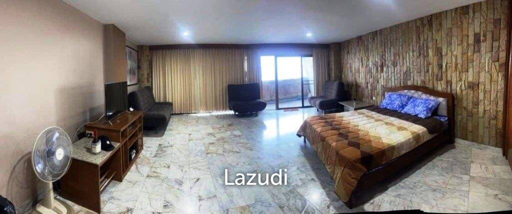 Pool, Ocean, Mountain view 70sqm, Studio.