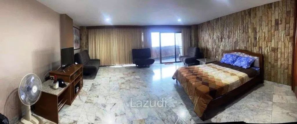 Pool, Ocean, Mountain view 70sqm, Studio.