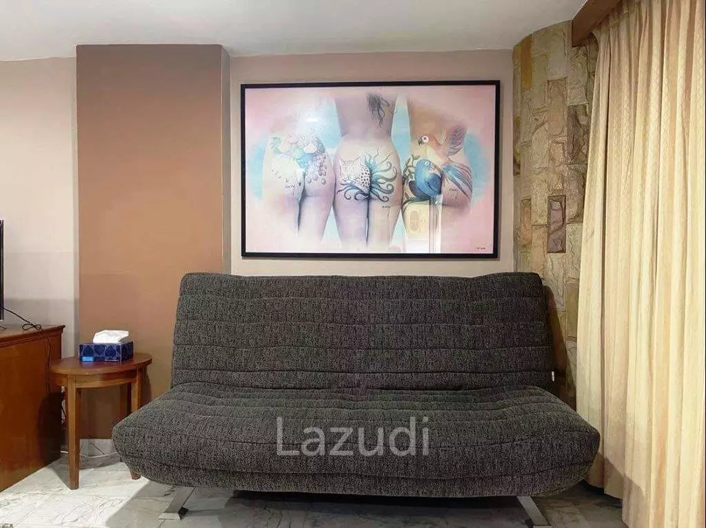 Pool, Ocean, Mountain view 70sqm, Studio.