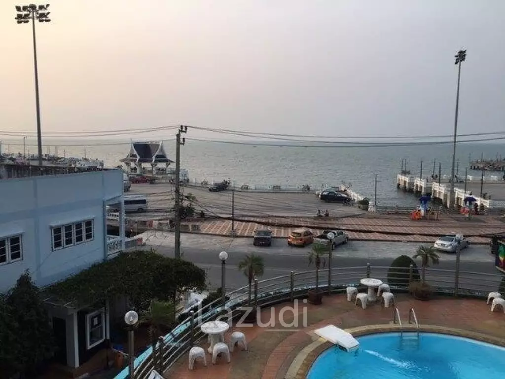 Pool, Ocean, Mountain view 70sqm, Studio.