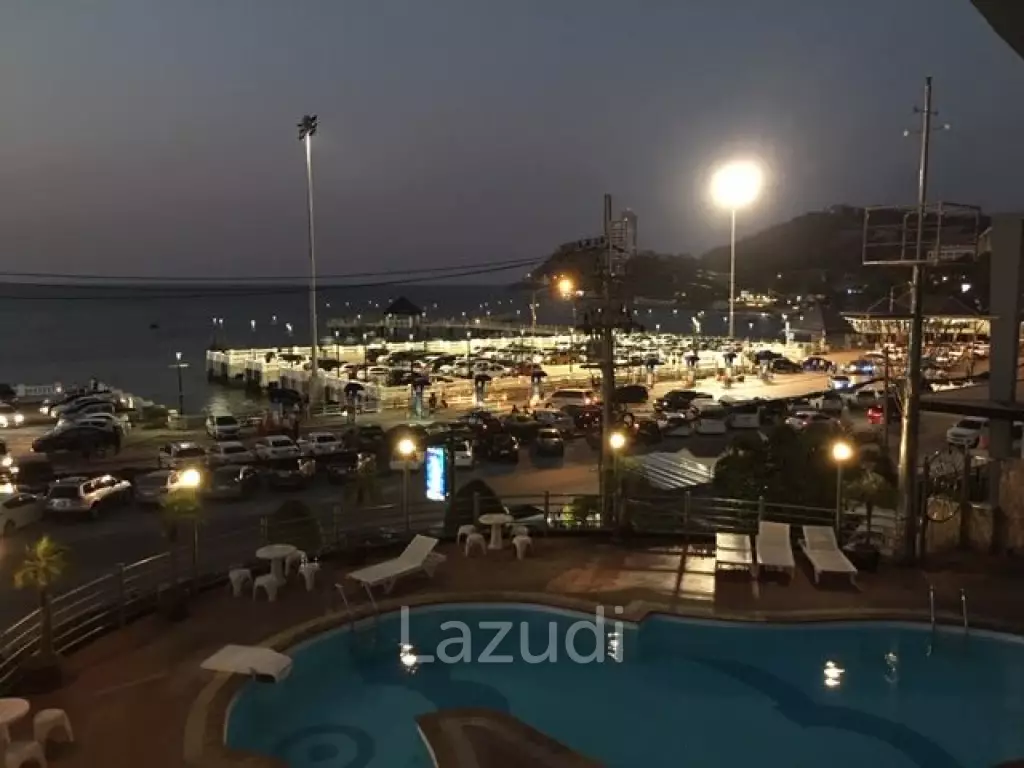 Pool, Ocean, Mountain view 70sqm, Studio.