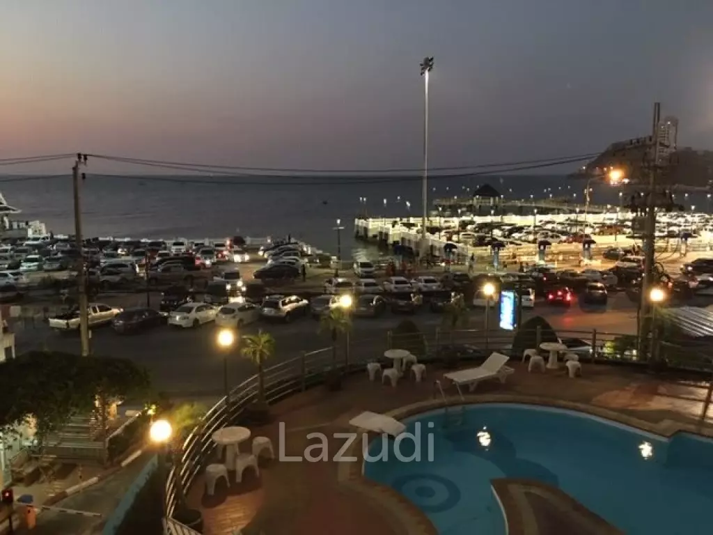 Pool, Ocean, Mountain view 70sqm, Studio.
