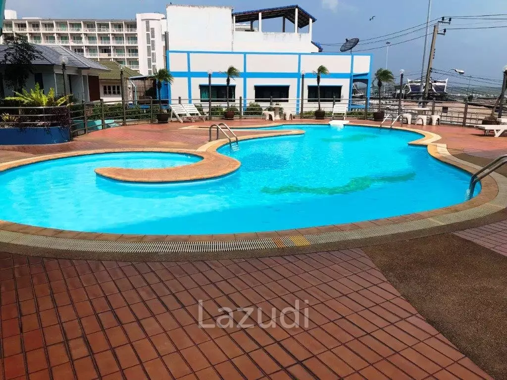 Pool, Ocean, Mountain view 70sqm, Studio.