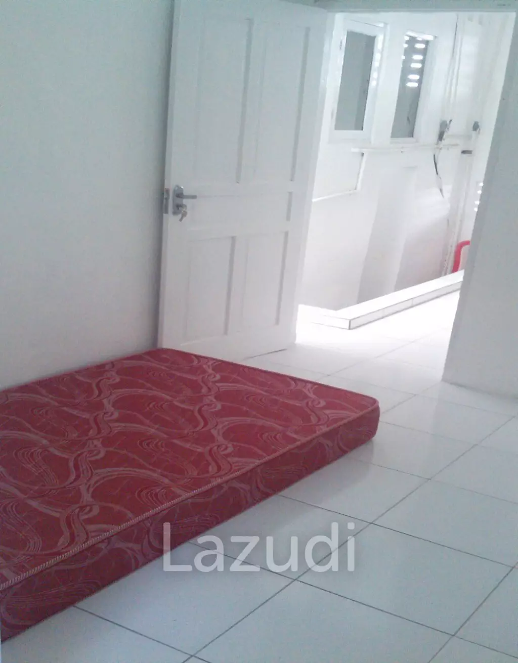 Kost Dekat Bandara Adisutjipto, XT Square, Gembira Loka Zoo dan Universitas Ahmad Dahlan