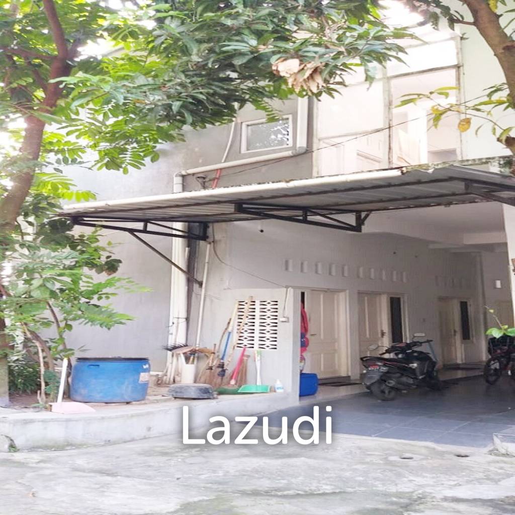 Kost Dekat Bandara Adisutjipto, XT Square, Gembira Loka Zoo dan Universitas Ahmad Dahlan