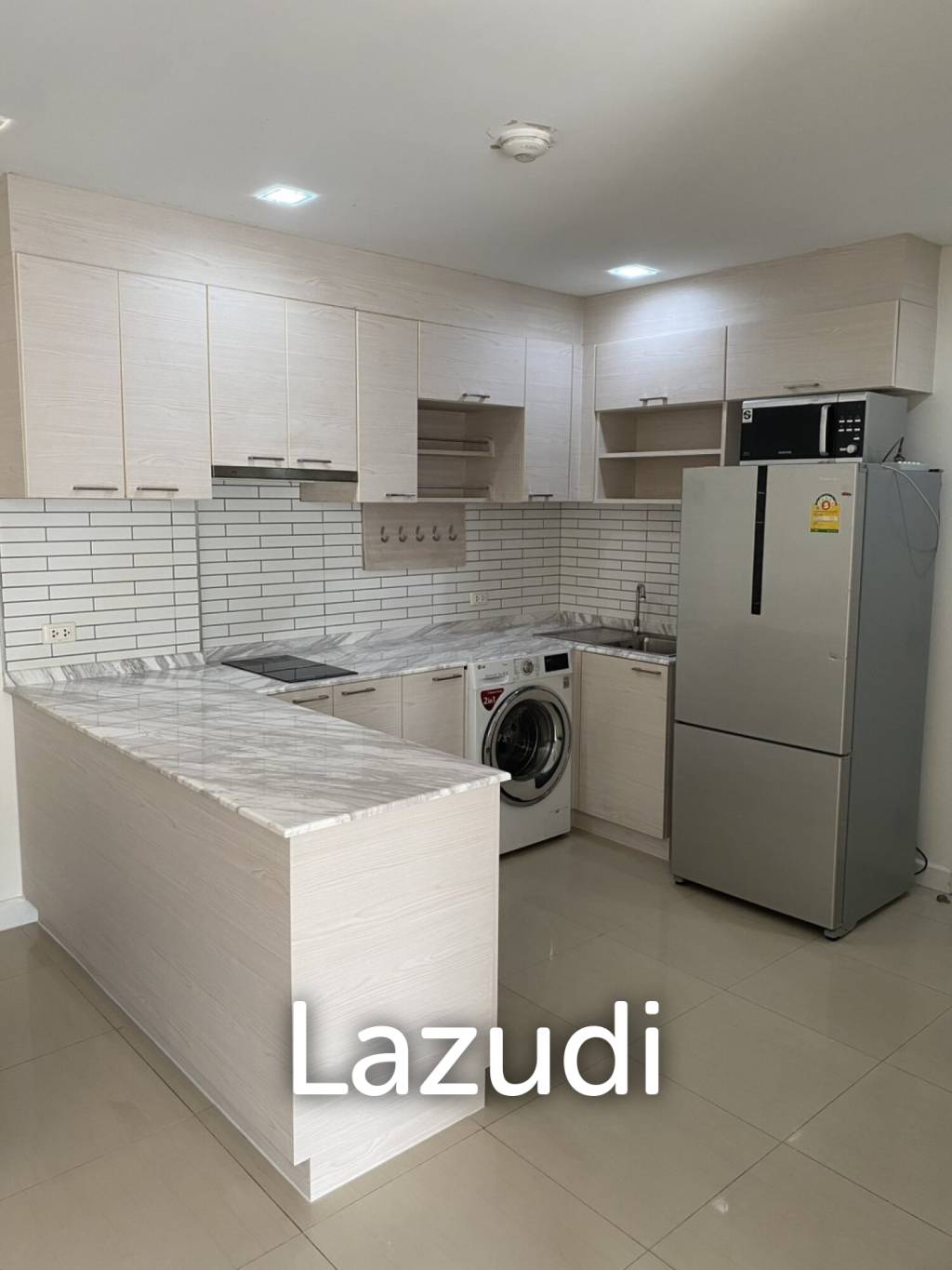 77.3 Sqm 2 Bed 2 Bath Sathorn Plus - By The Garden