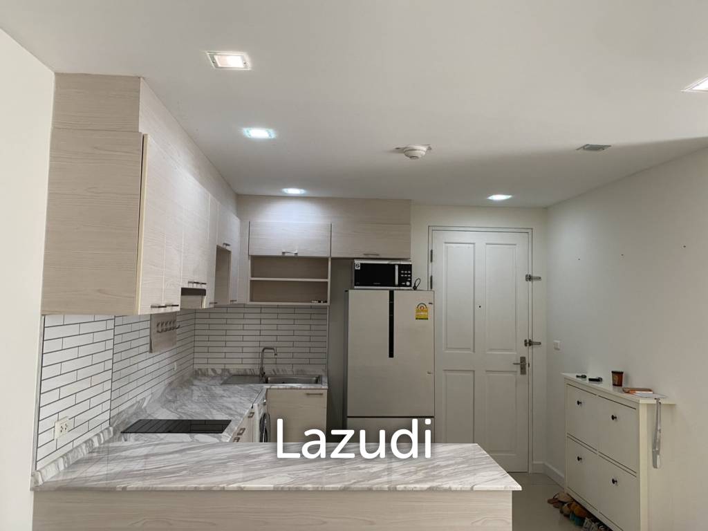 77.3 Sqm 2 Bed 2 Bath Sathorn Plus - By The Garden