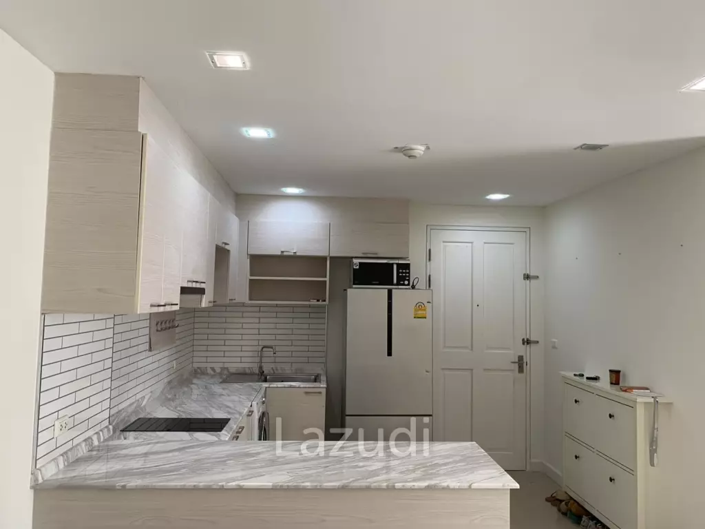 77.3 Sqm 2 Bed 2 Bath Sathorn Plus - By The Garden