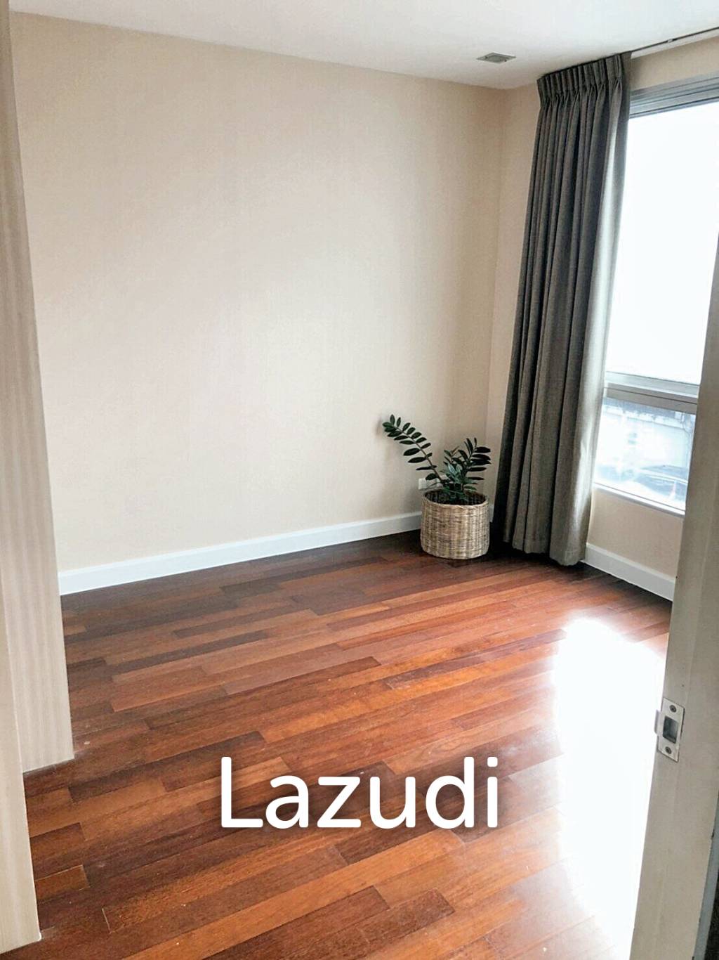 77.3 Sqm 2 Bed 2 Bath Sathorn Plus - By The Garden
