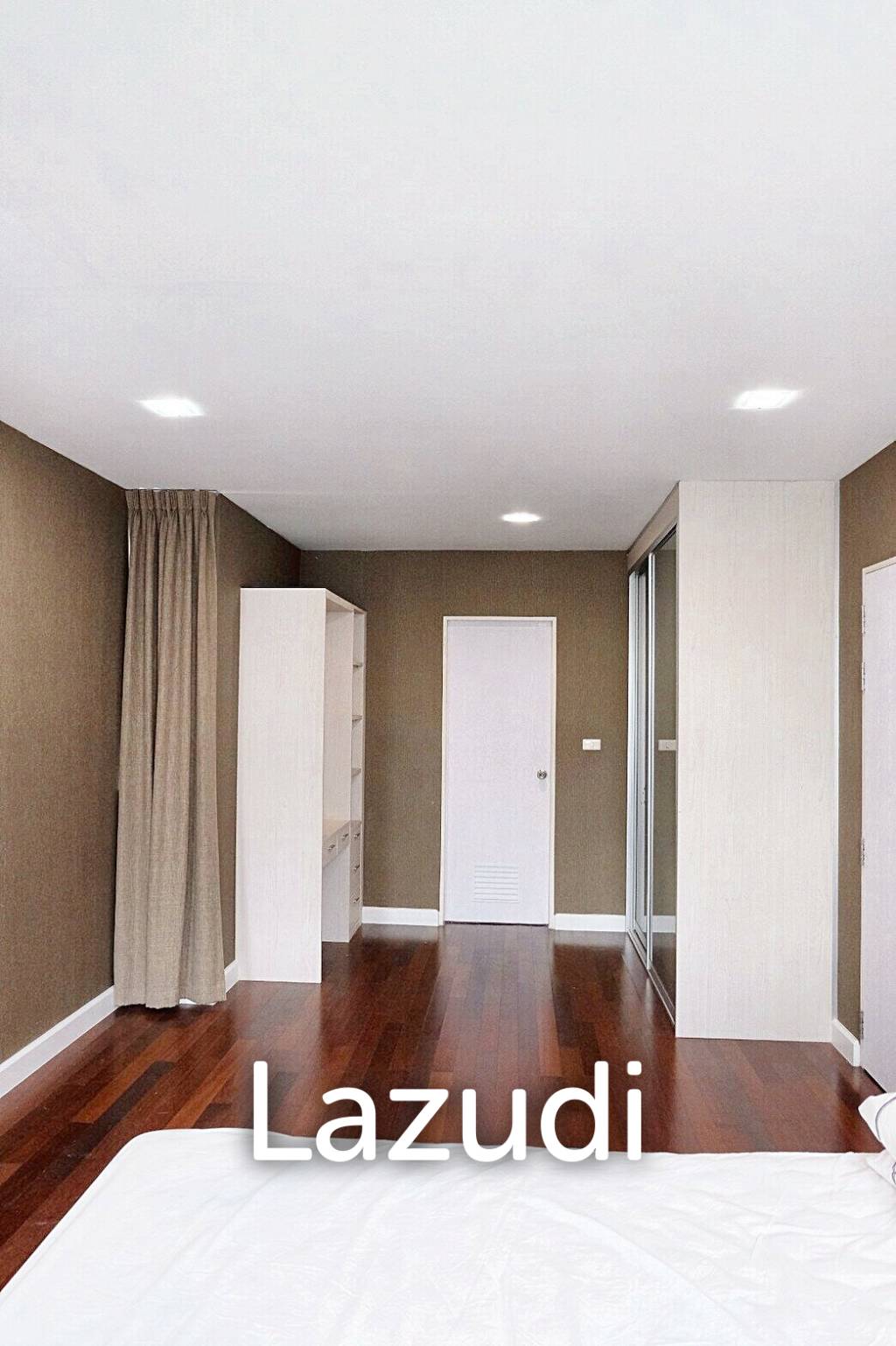 77.3 Sqm 2 Bed 2 Bath Sathorn Plus - By The Garden