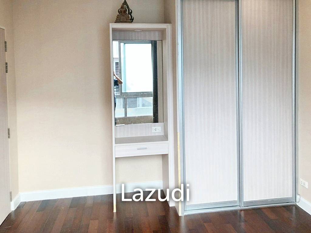 77.3 Sqm 2 Bed 2 Bath Sathorn Plus - By The Garden