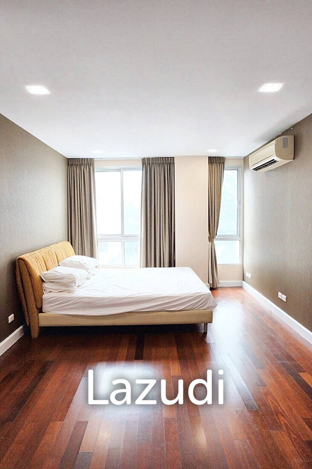 77.3 Sqm 2 Bed 2 Bath Sathorn Plus - By The Garden