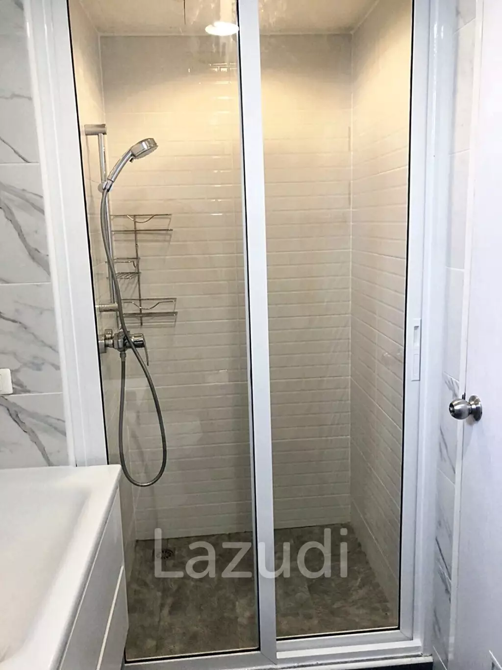 77.3 Sqm 2 Bed 2 Bath Sathorn Plus - By The Garden