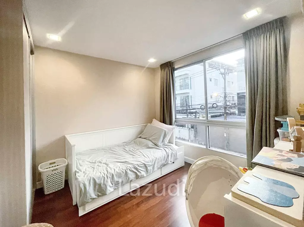 77.3 Sqm 2 Bed 2 Bath Sathorn Plus - By The Garden