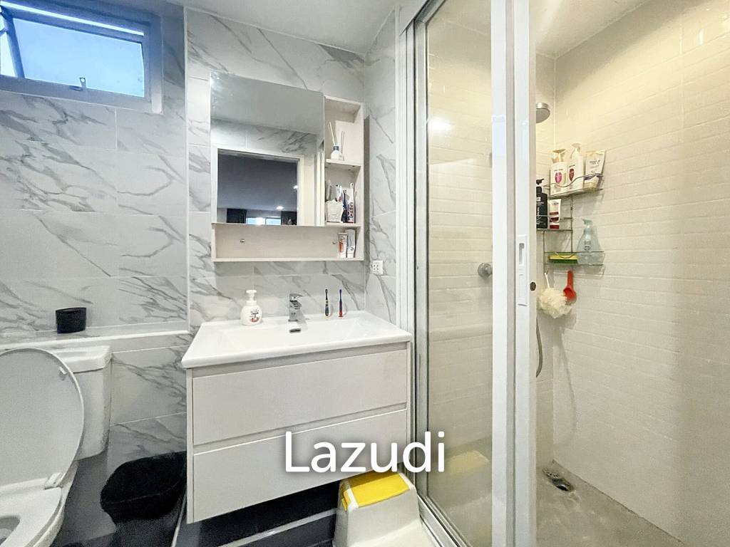 77.3 Sqm 2 Bed 2 Bath Sathorn Plus - By The Garden