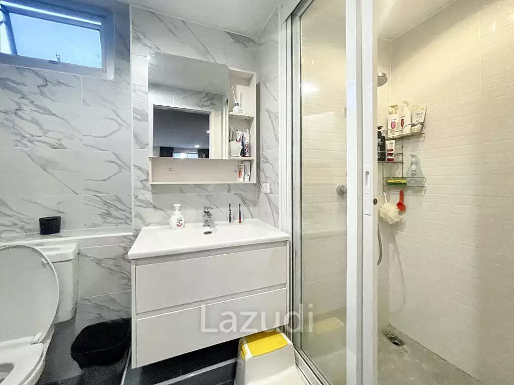 77.3 Sqm 2 Bed 2 Bath Sathorn Plus - By The Garden