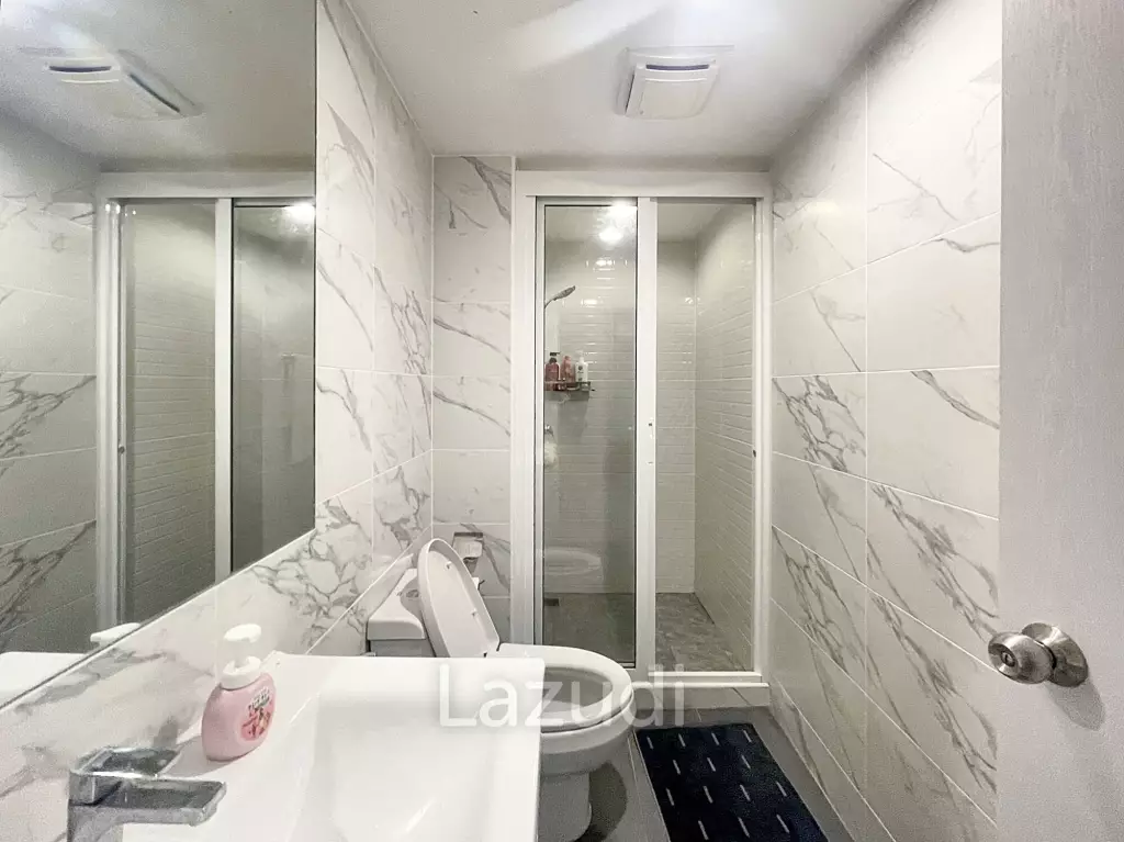 77.3 Sqm 2 Bed 2 Bath Sathorn Plus - By The Garden