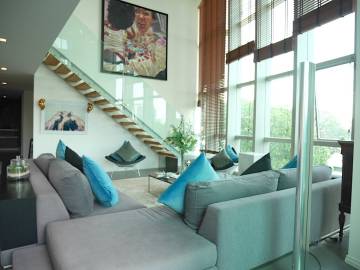 Superb 4-Bedroom Duplex facing The Chao-Praya River and Icon Siam Mall