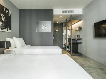 ZAZZ Urban Bangkok, Z plus premier for rent