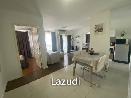 Immaculately presented 2 bedroom condominium