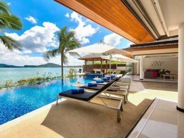 4 Bedroom Beachfront Pool Villa by Fisherman's Village