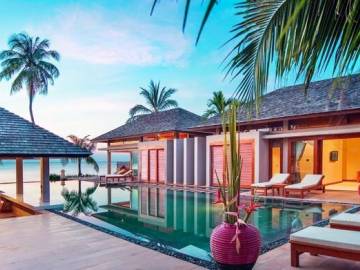 Glorious 6 Bedroom Beachfront Gem of Villa in Lipa Noi
