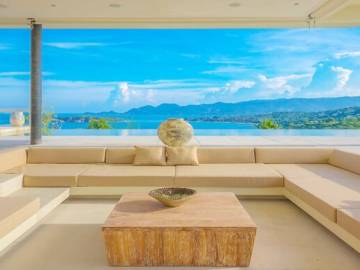 Oceanfront Ultra-Luxury 4 Bed Villa in Choeng Mon