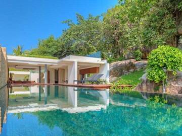 Stunning 3 Bedroom Ocean Front Villa in Choeng Mon