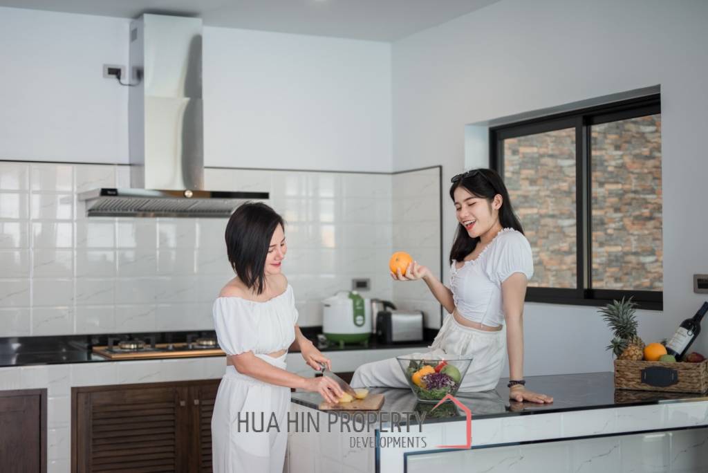 6,590,000 thb pool villa/party villa  4 bedrooms 5 bathrooms 300 SWM