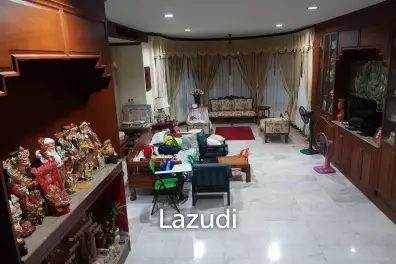 4 Beds 5 Baths Single House at Pattaya
