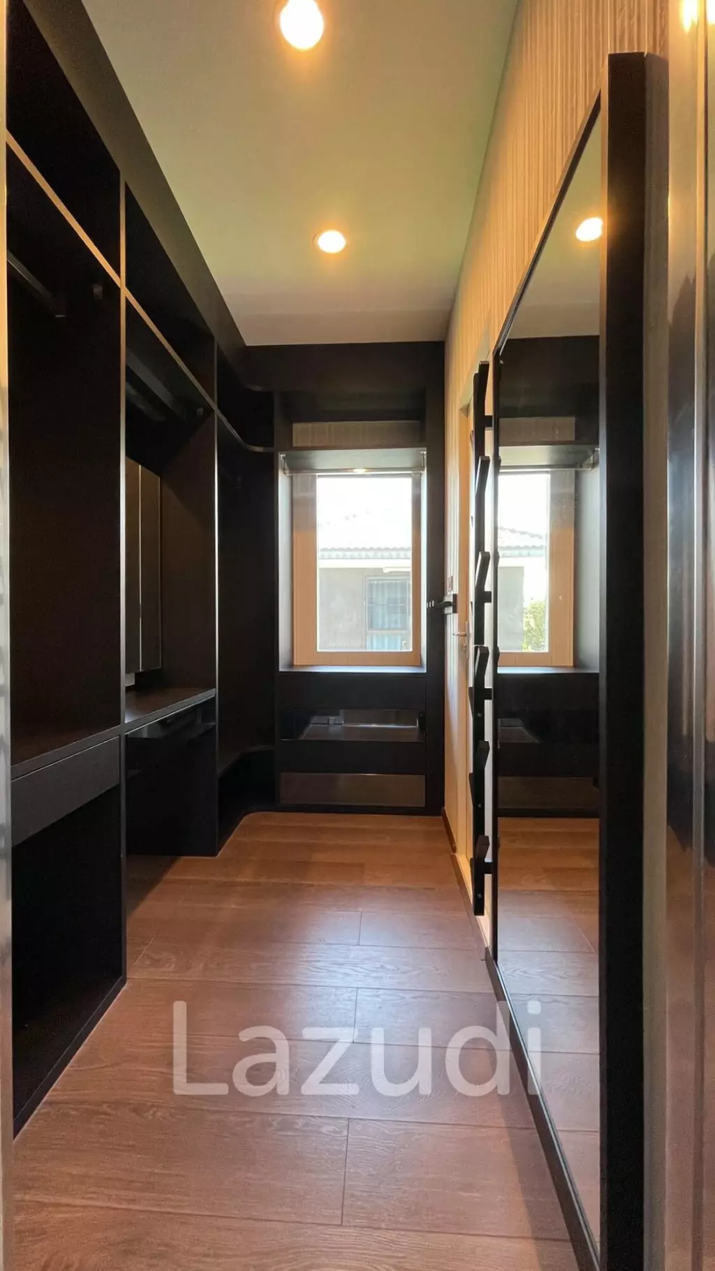 172 Sqm Detached house For sale with tenant at Manthana Bangna KM 7