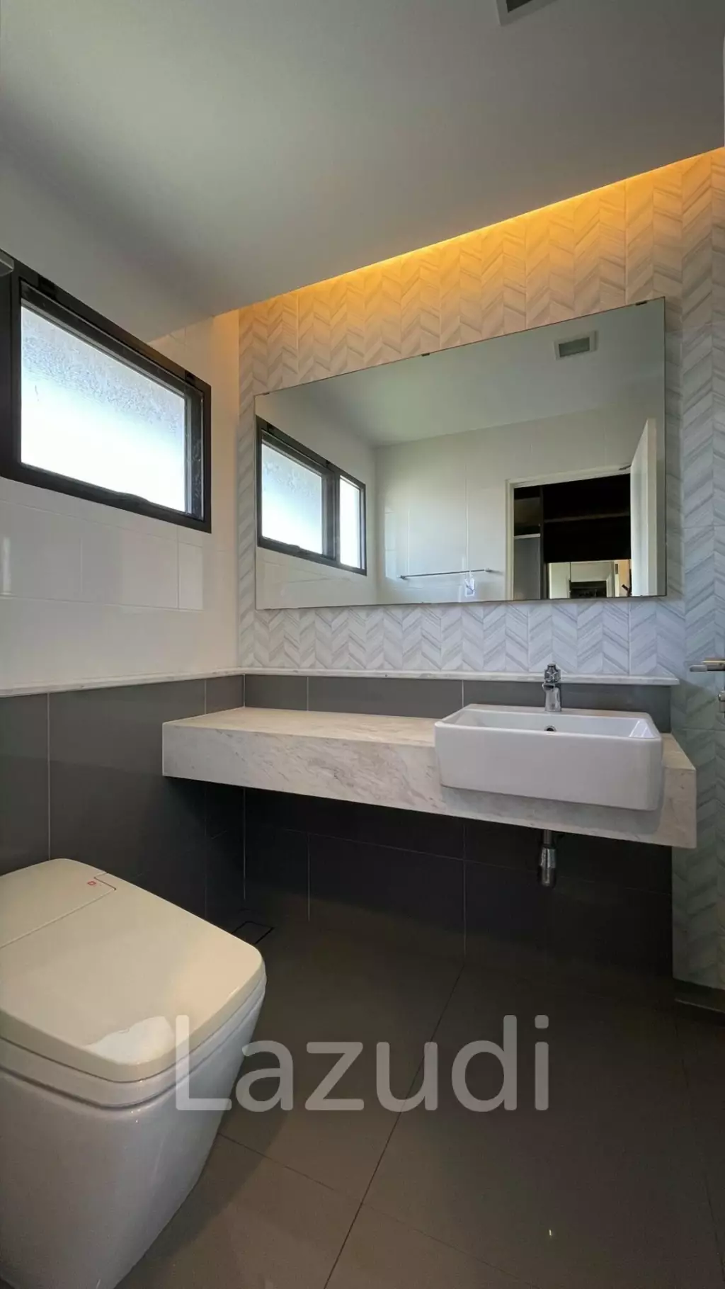 172 Sqm Detached house For sale with tenant at Manthana Bangna KM 7