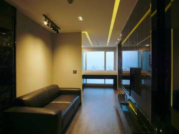 Sell/Rent Rhythm Phahol-Aree 45.7 sq.m high floor , New interior, brandnew fully furnished
