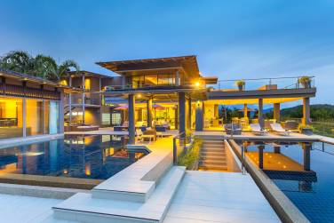 8 bed 1,220SQM La Colline