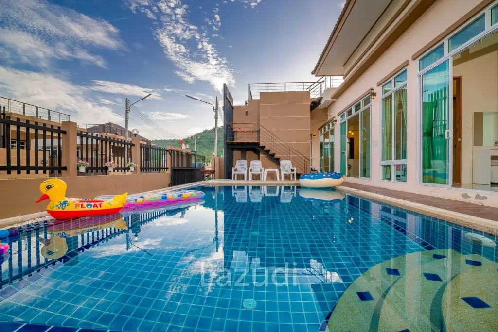 Pool villa with mountain view 3 bed, 3 bathroom