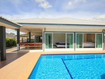 Freestanding 3 Bed Holiday Home With Easy Access From Phetkasem Road - Cha Am