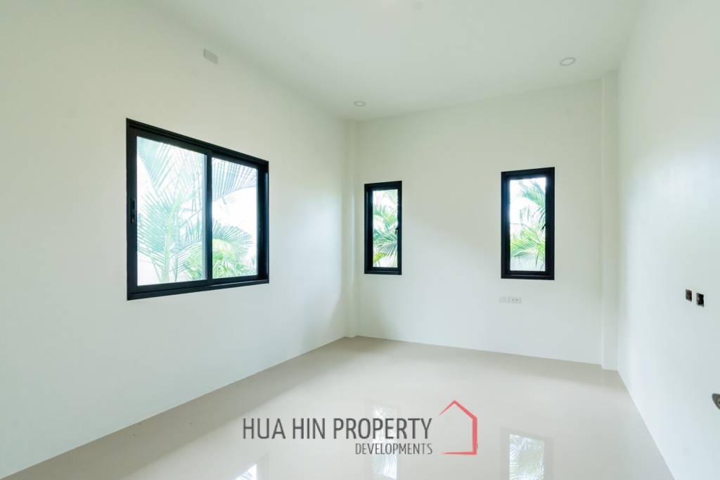 3 Bed 3 Bath 196 SQ.M Huguh Home Pool Villa Cha-Am