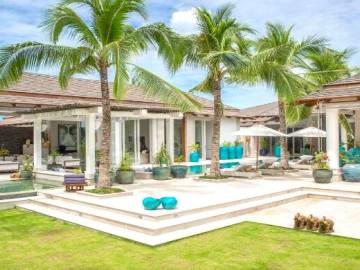 Magnificent 5-Bed Luxury Beachfront Villa in Chaweng