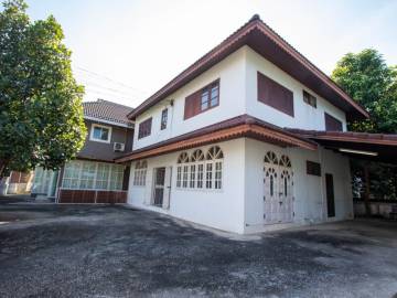 Two Houses, one plot, one price!