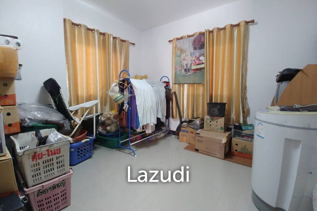 Cozy 4 Bedrooms House With Large Balcony.