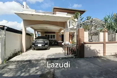Cozy 4 Bedrooms House With Large Balcony.