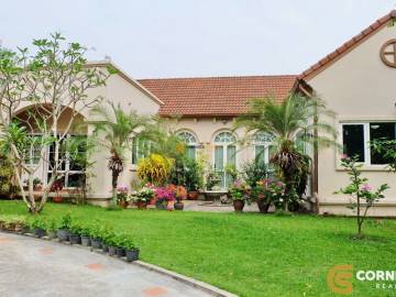 Private Villa next to Phoenix Gold Golf Course