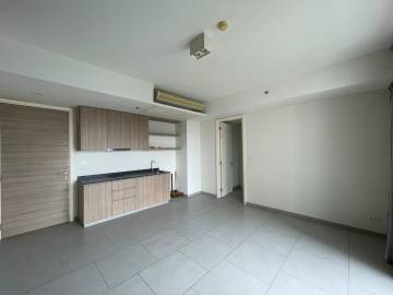Zine wongamat condo for sale 1 bed