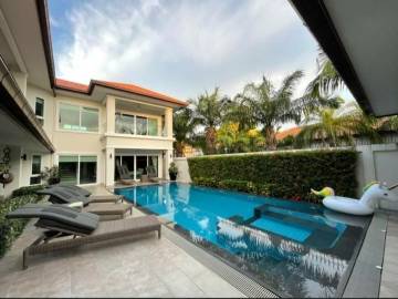 4 Bedrooms Villa for sale